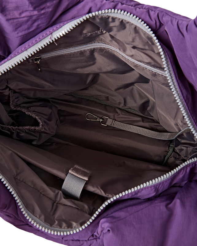 Oxford Shoulder Bag in Gothic Grape