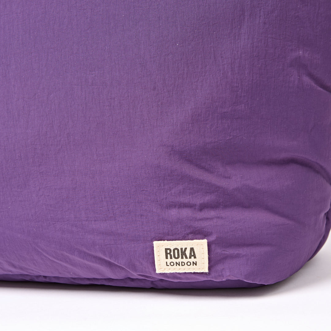 Oxford Shoulder Bag in Gothic Grape