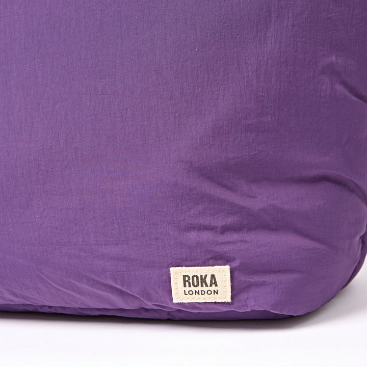 Oxford Shoulder Bag in Gothic Grape