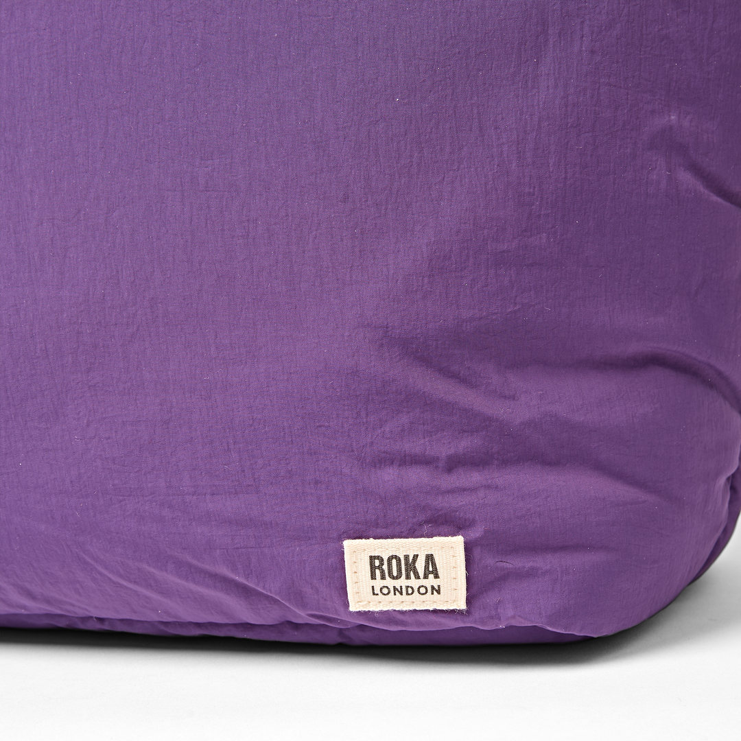 Oxford Shoulder Bag in Gothic Grape