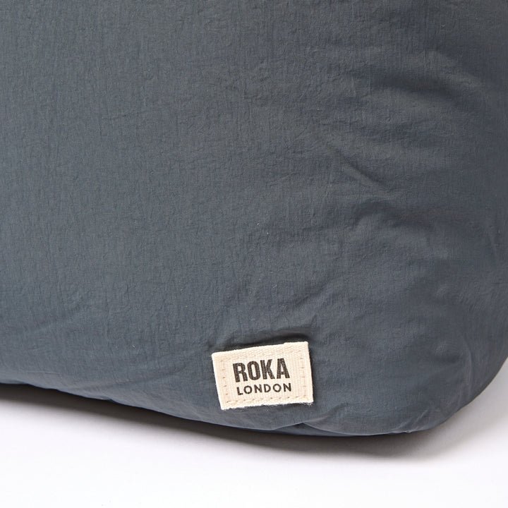 Oxford Shoulder Bag in Raven