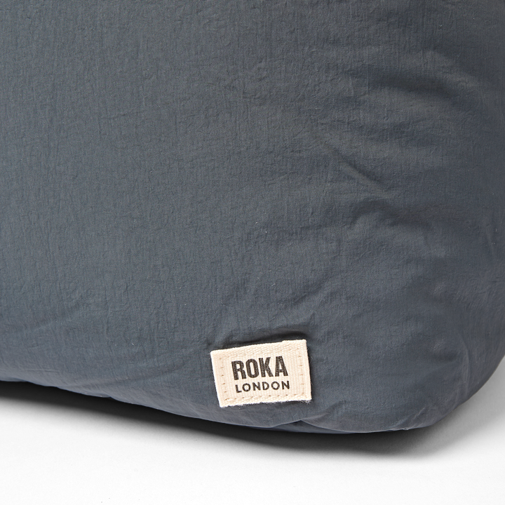 Oxford Shoulder Bag in Raven