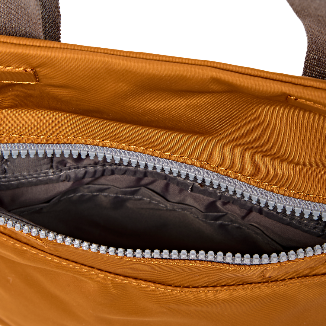 Stratford Crossbody Bag in Biscuit