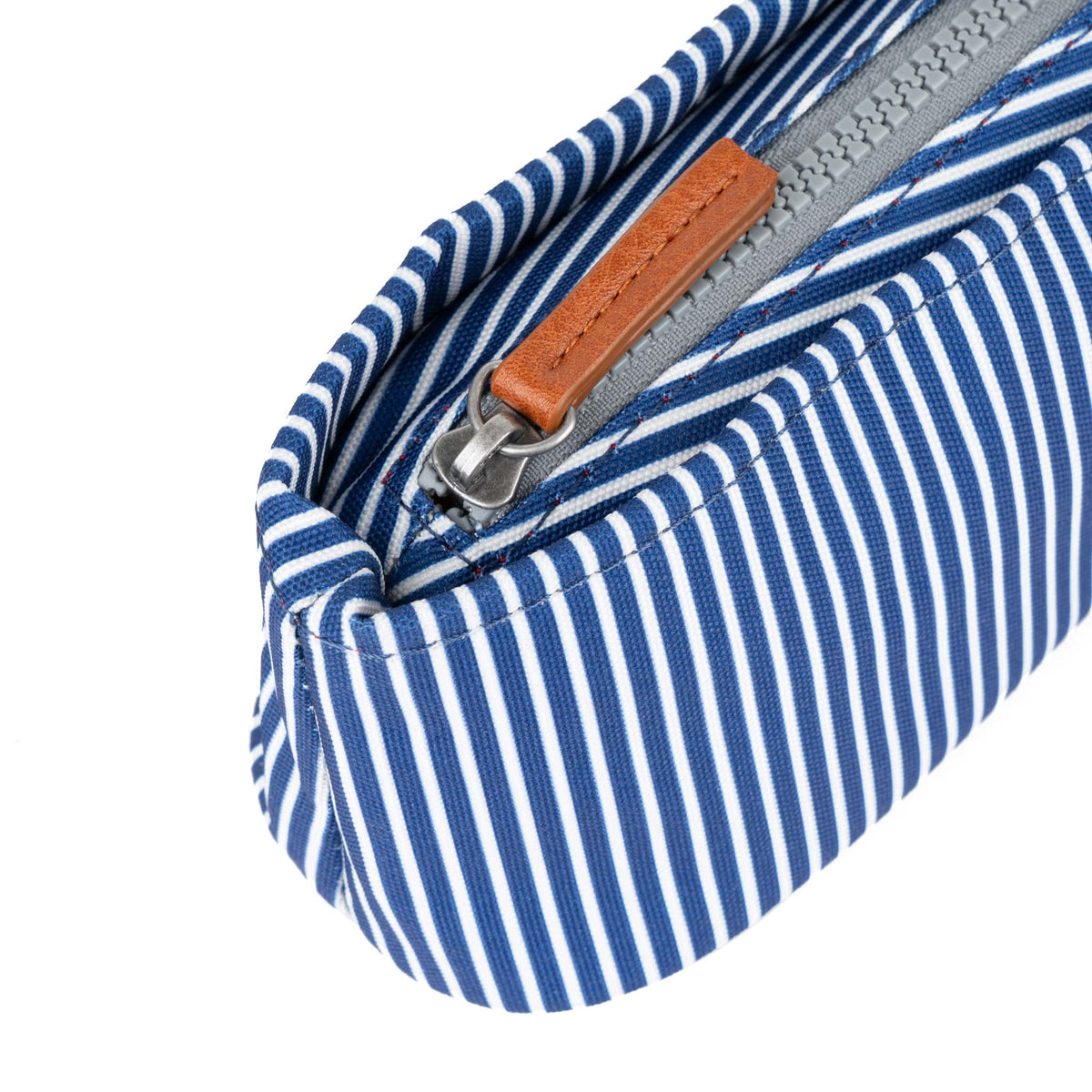 Pimlico Pouch in Hickory