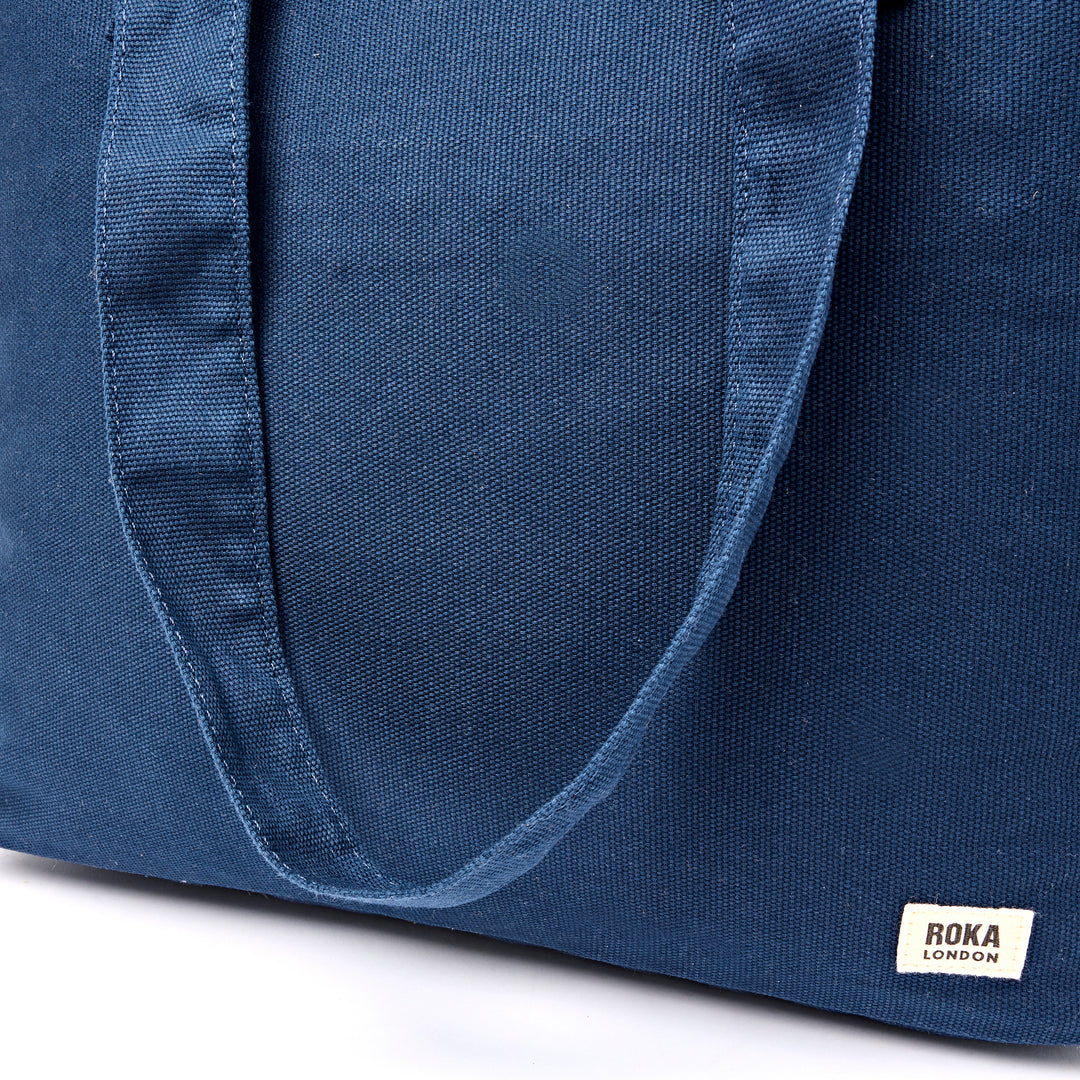 Sloane Shoulder Bag in Admiral
