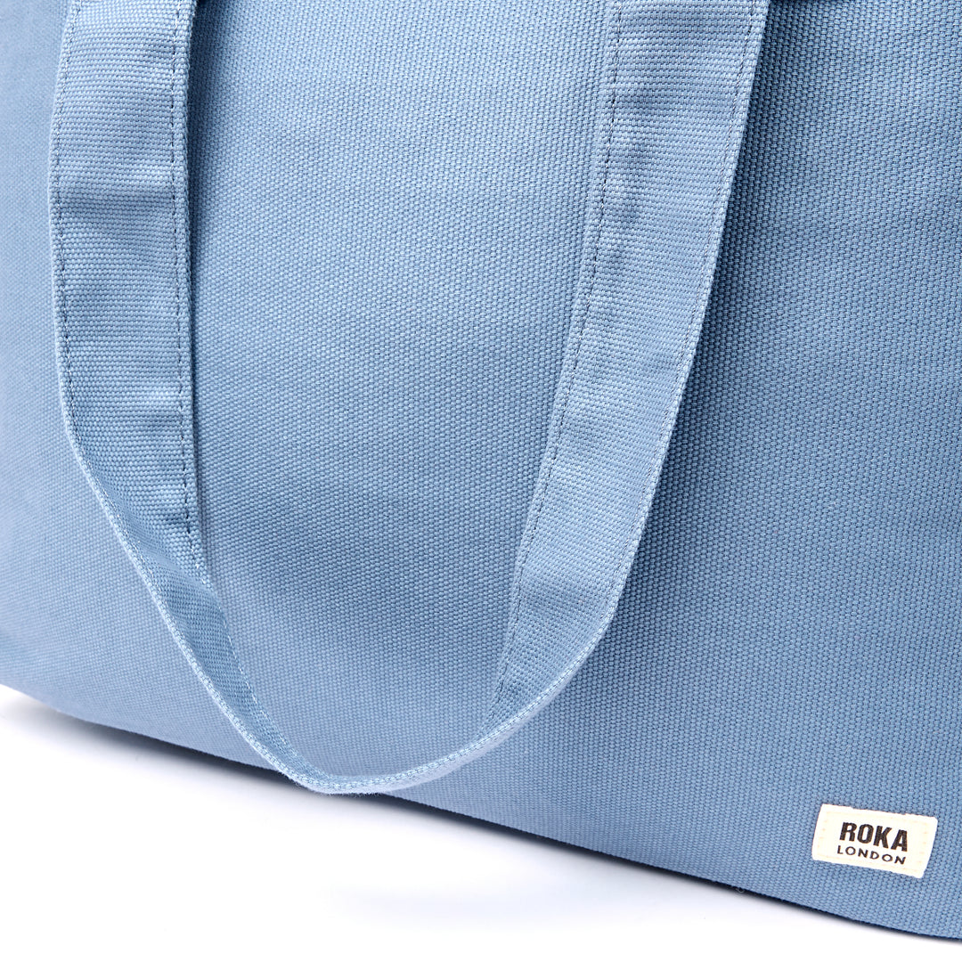 Sloane Shoulder Bag in Aviation