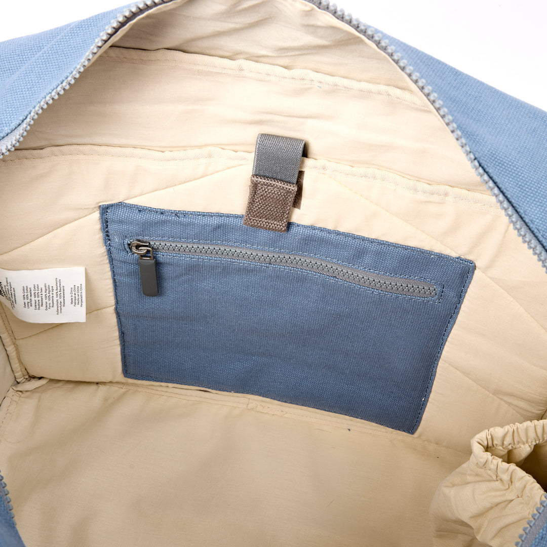 Sloane Shoulder Bag in Aviation