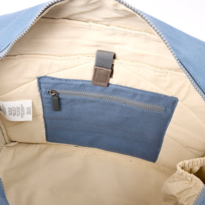 Sloane Shoulder Bag in Aviation