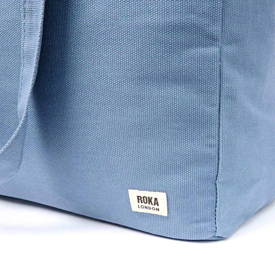 Sloane Shoulder Bag in Aviation