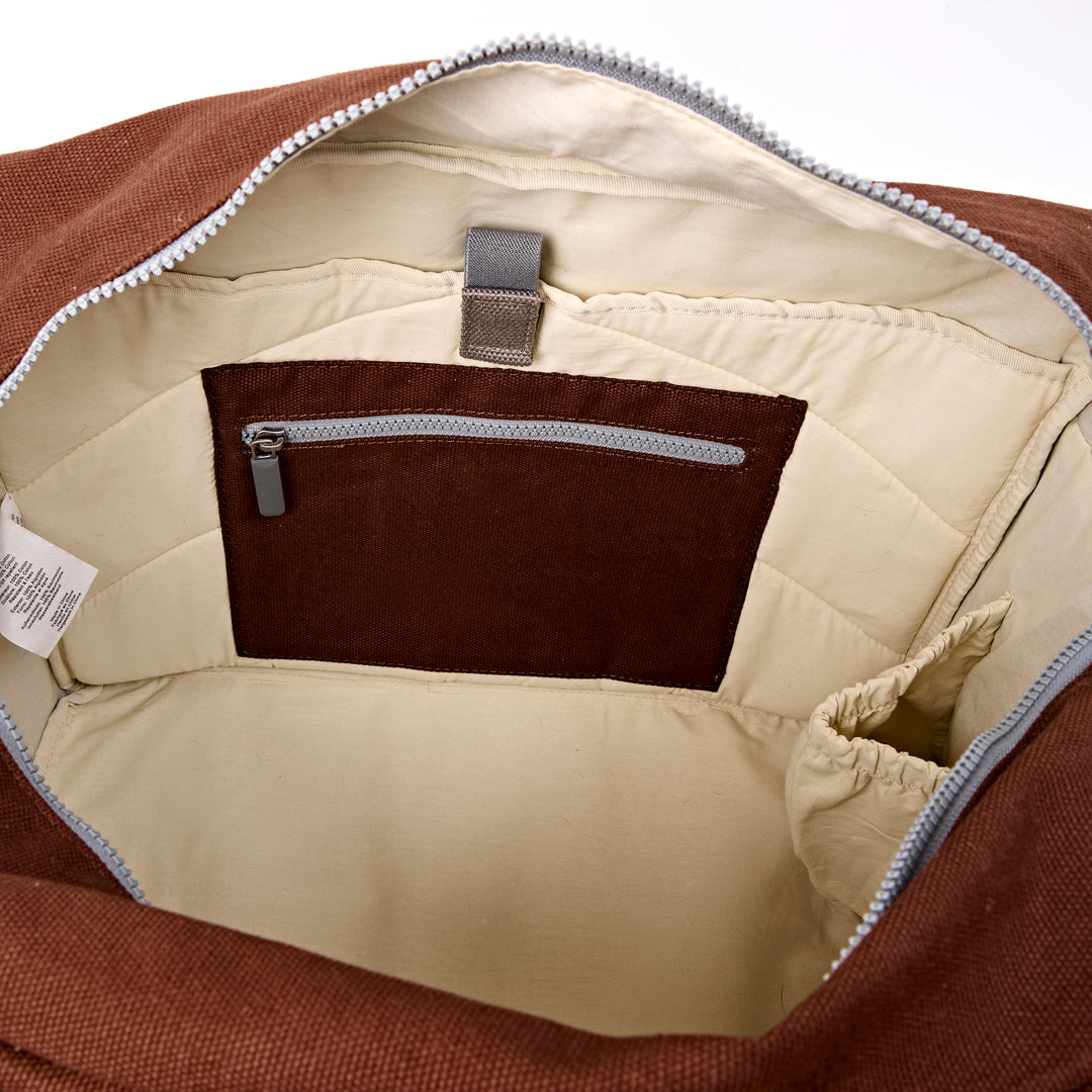 Sloane Shoulder Bag in Lindt