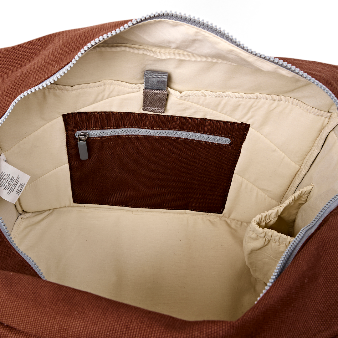 Sloane Shoulder Bag in Lindt
