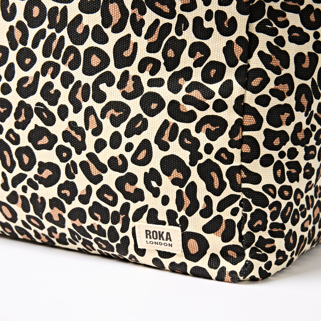 Sloane Shoulder Bag in Savannah Leopard