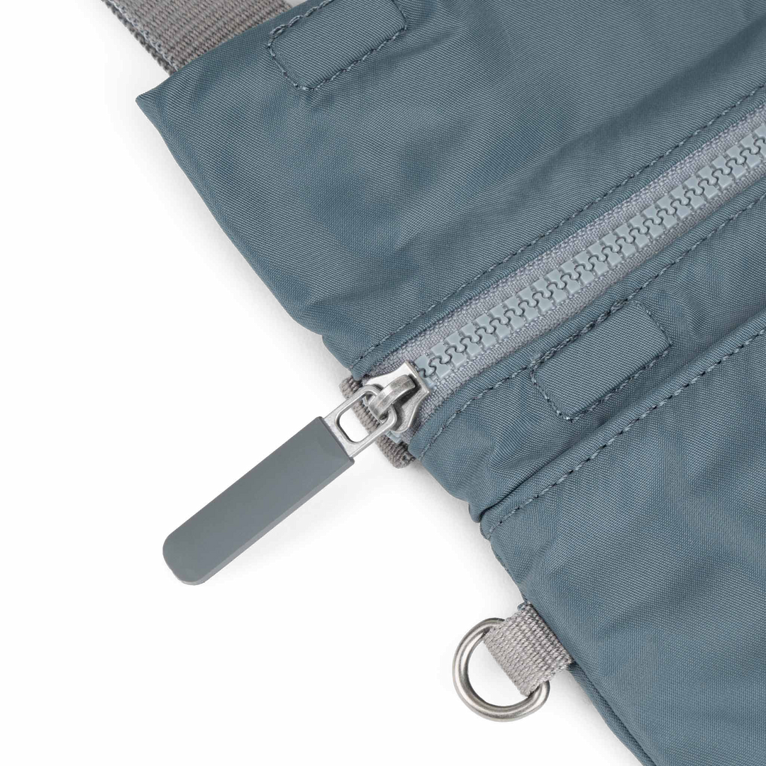 Stratford Crossbody Bag in Smoke