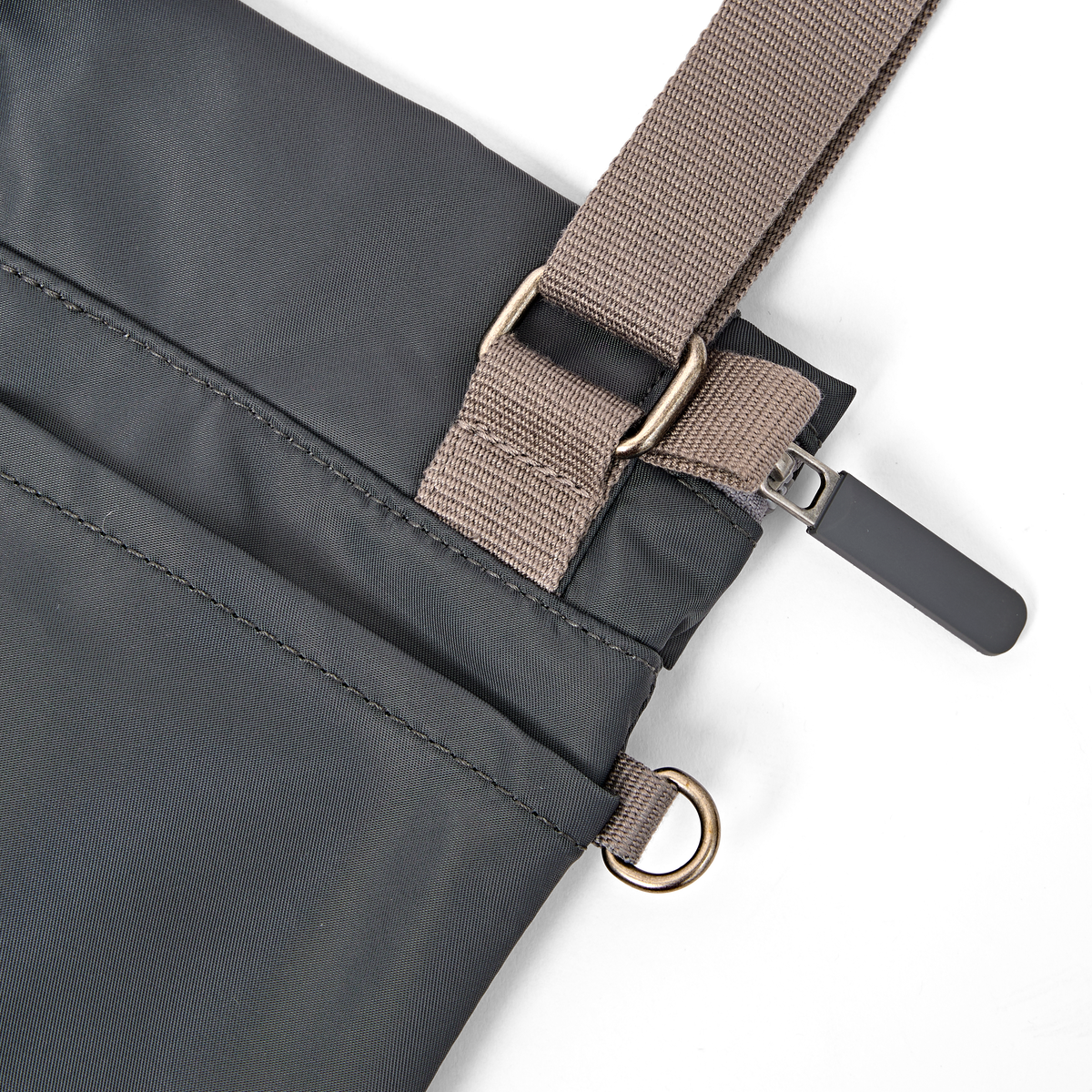 Stratford Crossbody Bag in Beluga