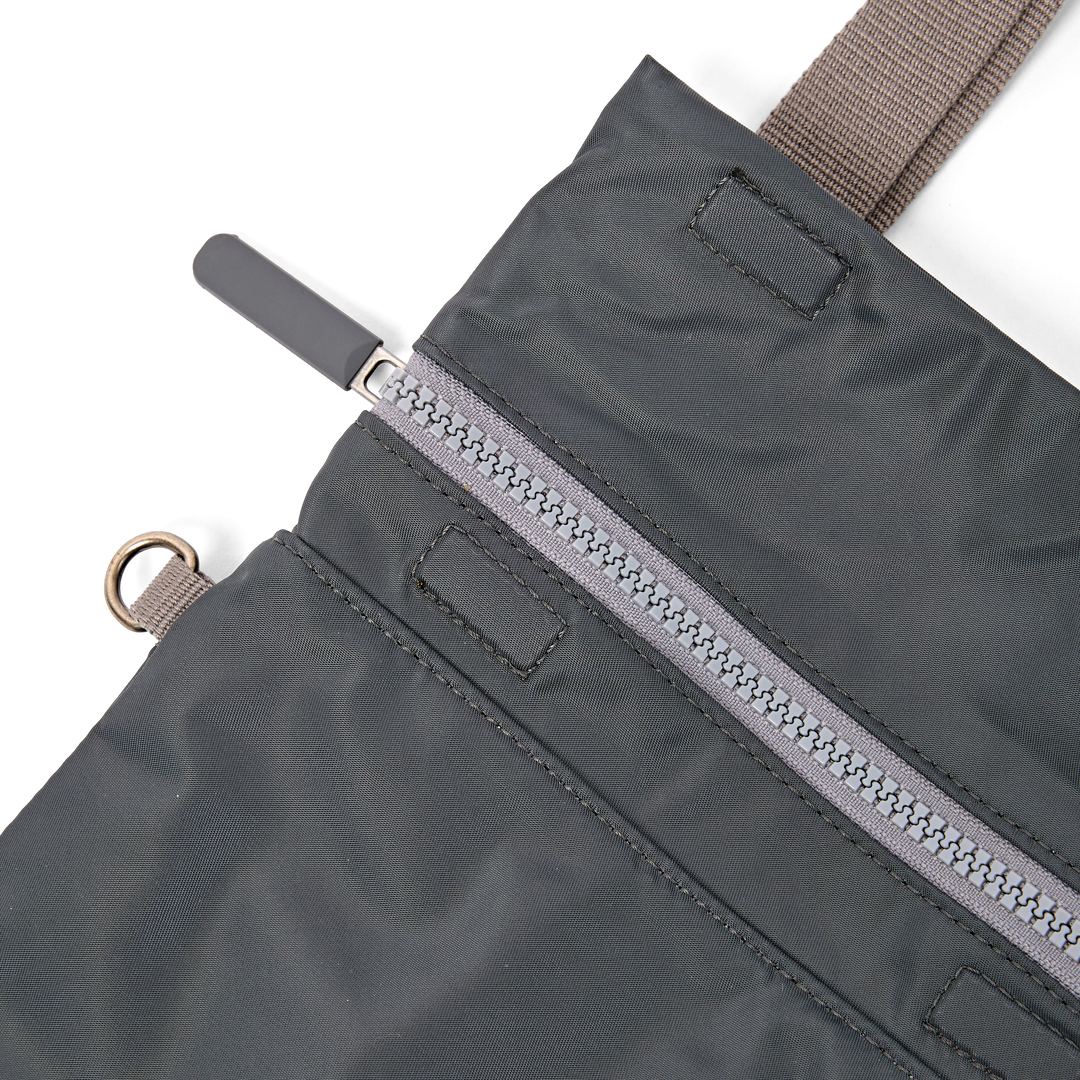 Stratford Crossbody Bag in Beluga