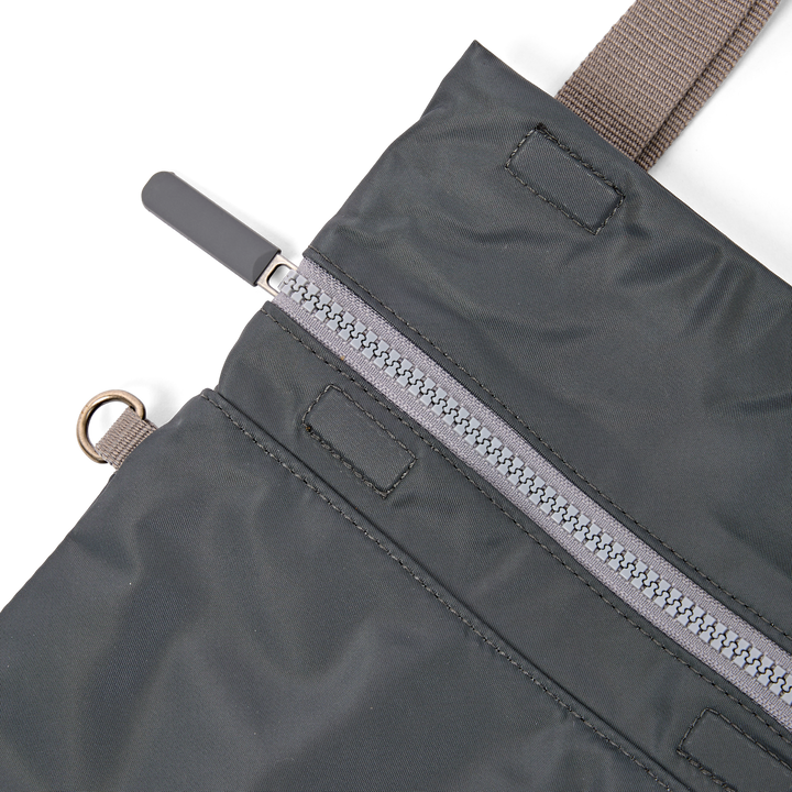 Stratford Crossbody Bag in Beluga