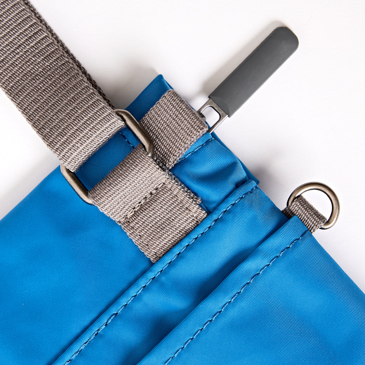 Stratford Crossbody Bag in Malibu Blue
