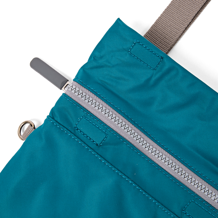 Stratford Crossbody Bag in North Sea