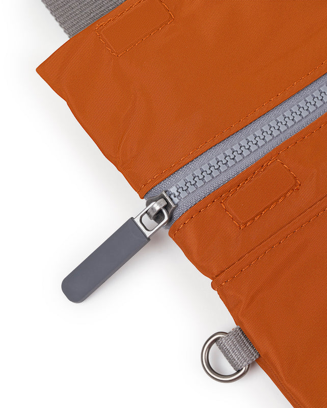 Stratford Crossbody Bag in Bran