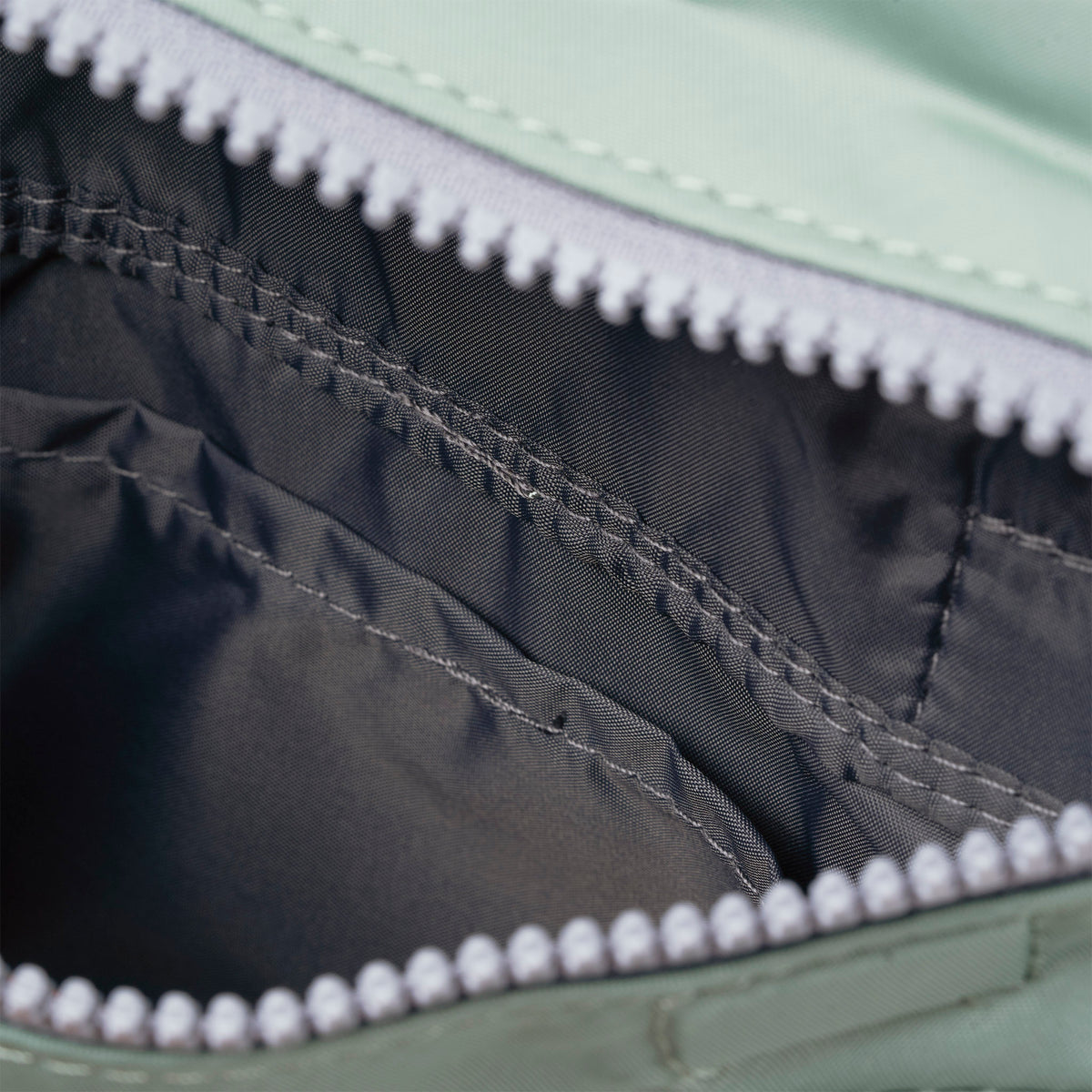 Stratford Crossbody Bag in Frost
