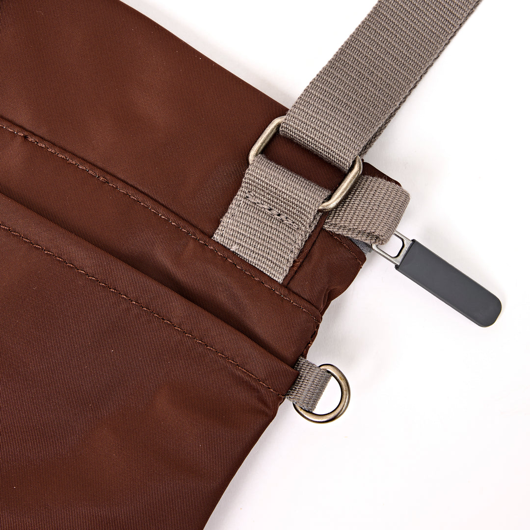 Stratford Crossbody Bag in Rocky Road