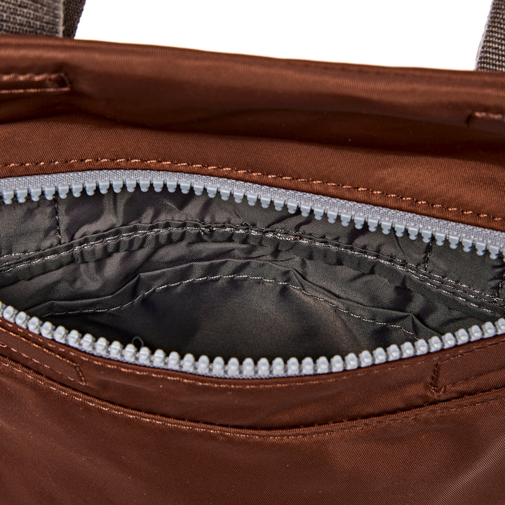 Stratford Crossbody Bag in Rocky Road