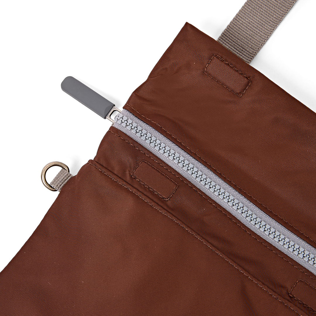 Stratford Crossbody Bag in Rocky Road