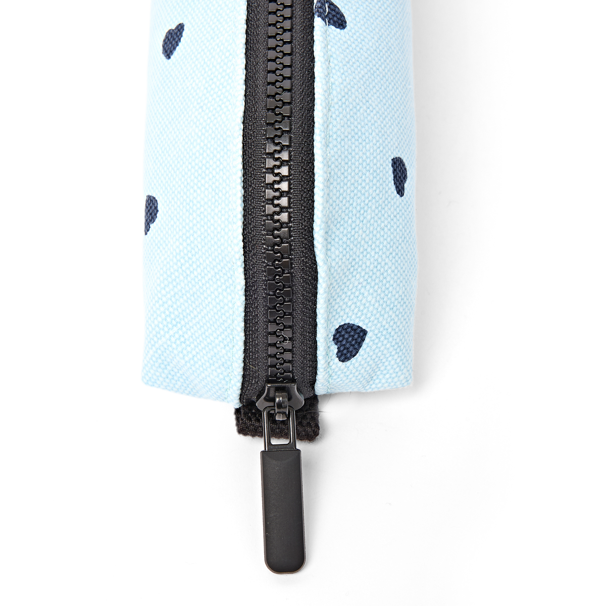Tate Pouch in Heart Print