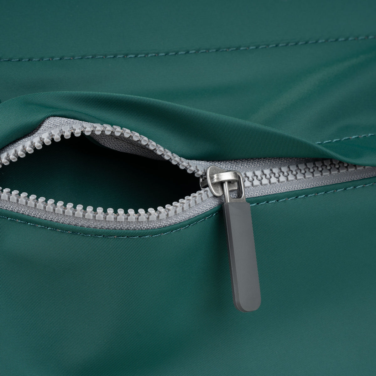 Trafalgar Tote Bag in Teal Recycled Nylon