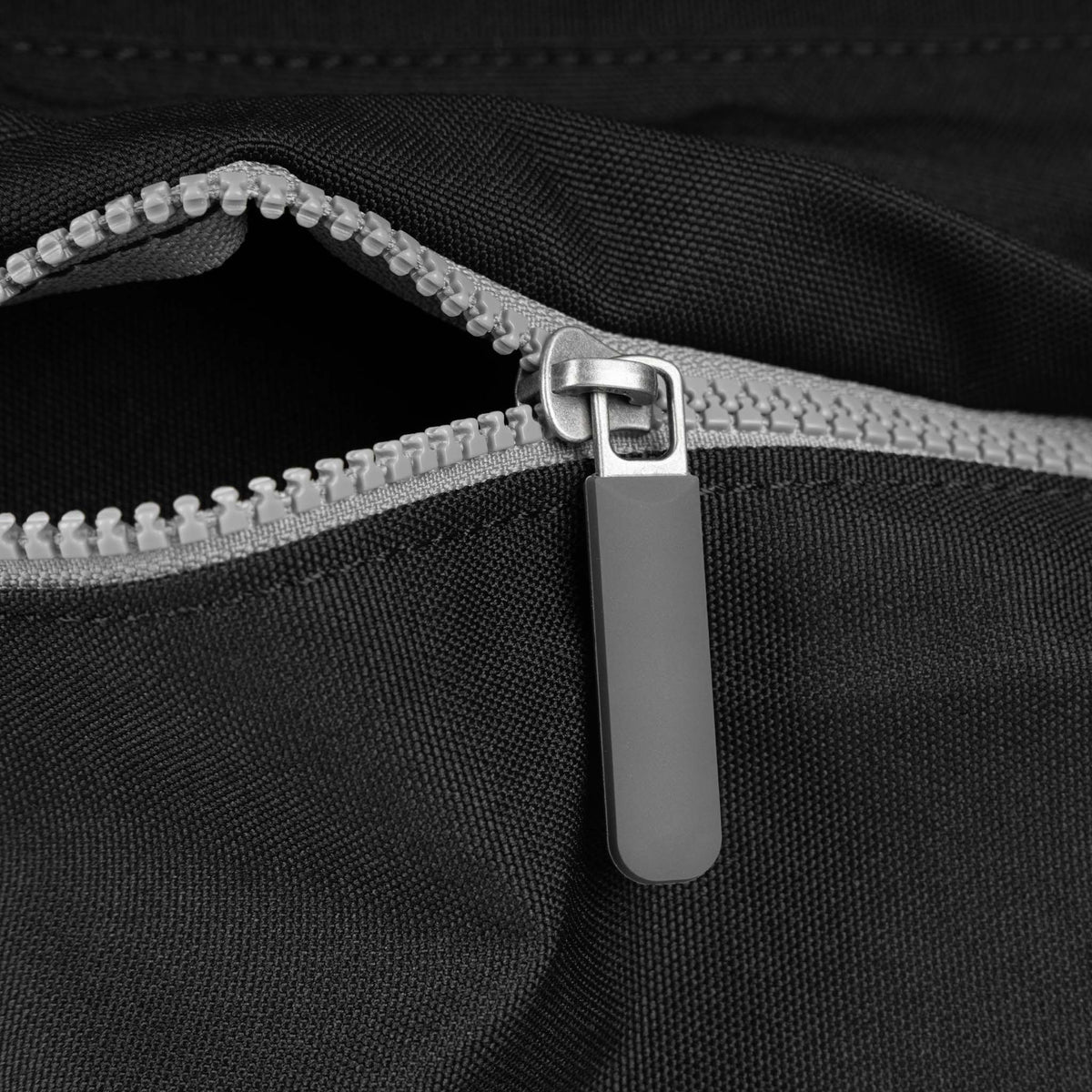 Trafalgar Tote Bag in Ash