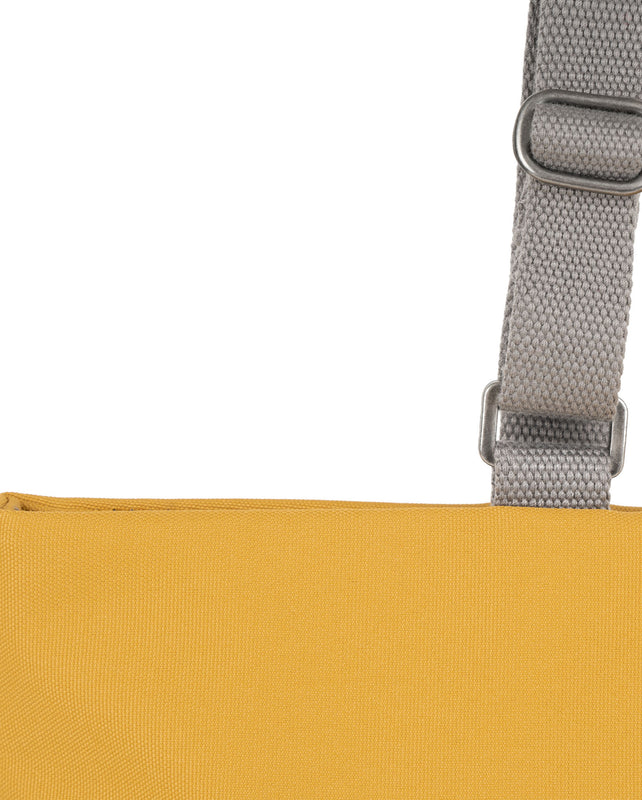 Trafalgar Tote Bag in Flax