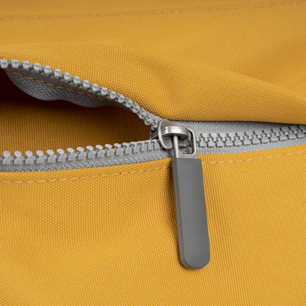 Trafalgar Tote Bag in Flax