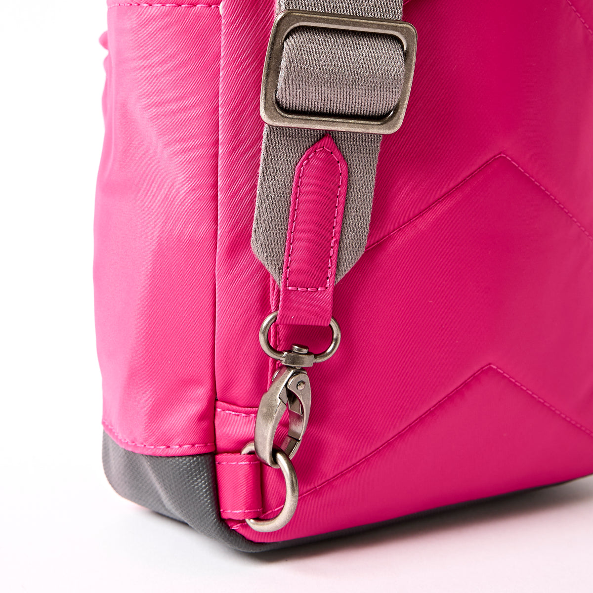 Willesden Sling Bag in Granita Red