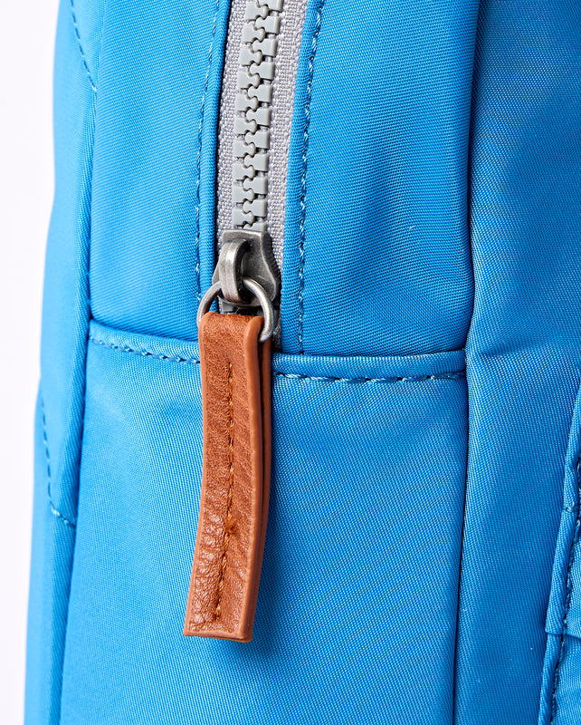 Willesden Sling Bag in Malibu Blue