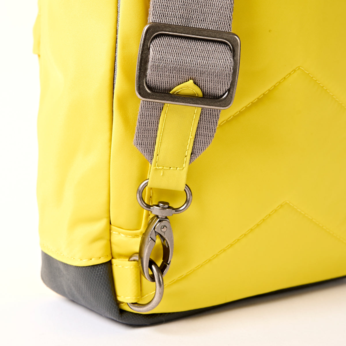 Willesden Sling Bag in Passion Fruit