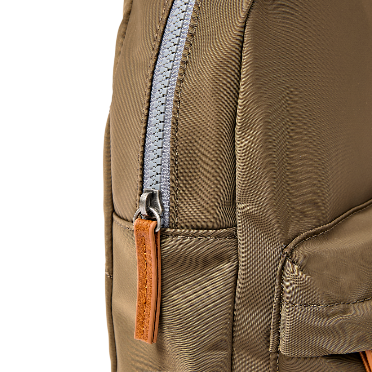Willesden Sling Bag in Army