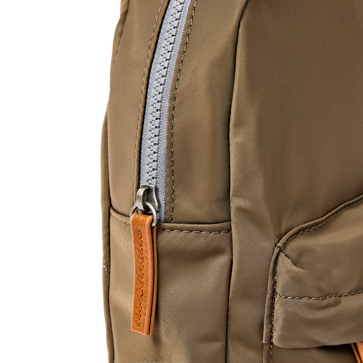 Willesden Sling Bag in Army