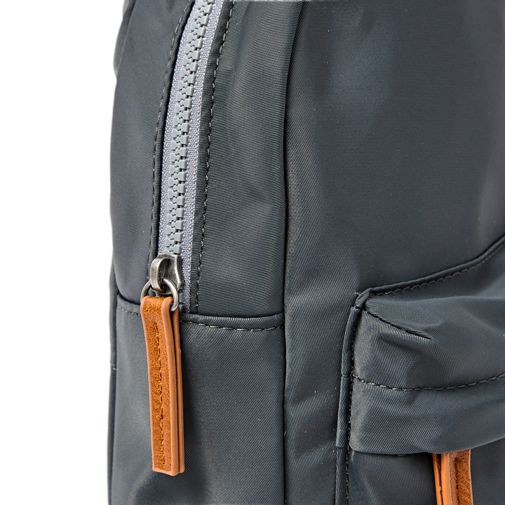 Willesden Sling Bag in Beluga