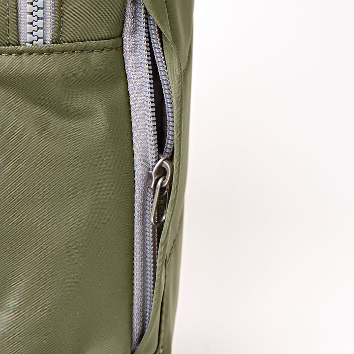 Willesden Sling Bag in Chive