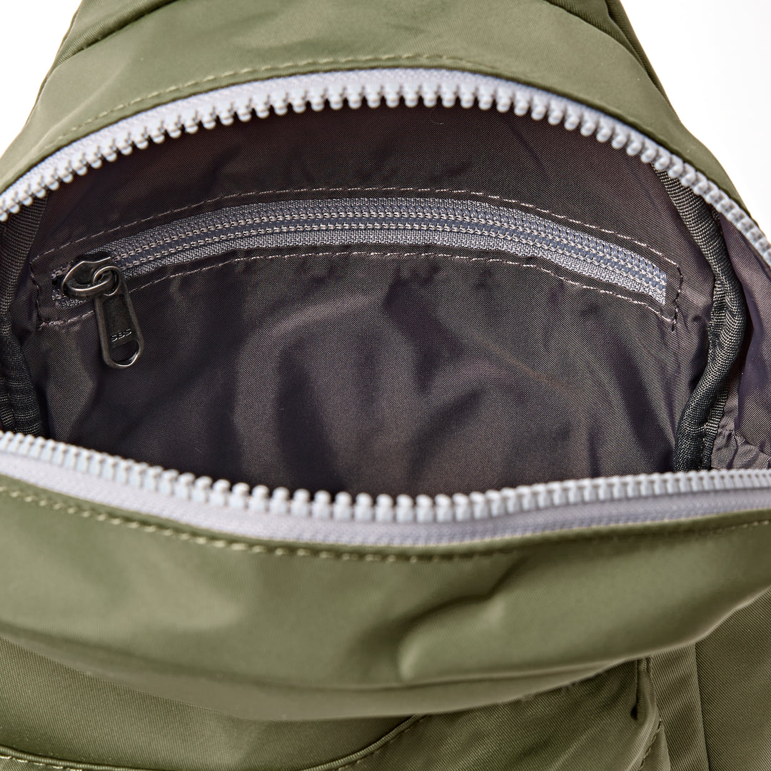 Willesden Sling Bag in Chive