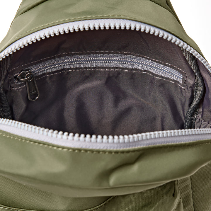 Willesden Sling Bag in Chive