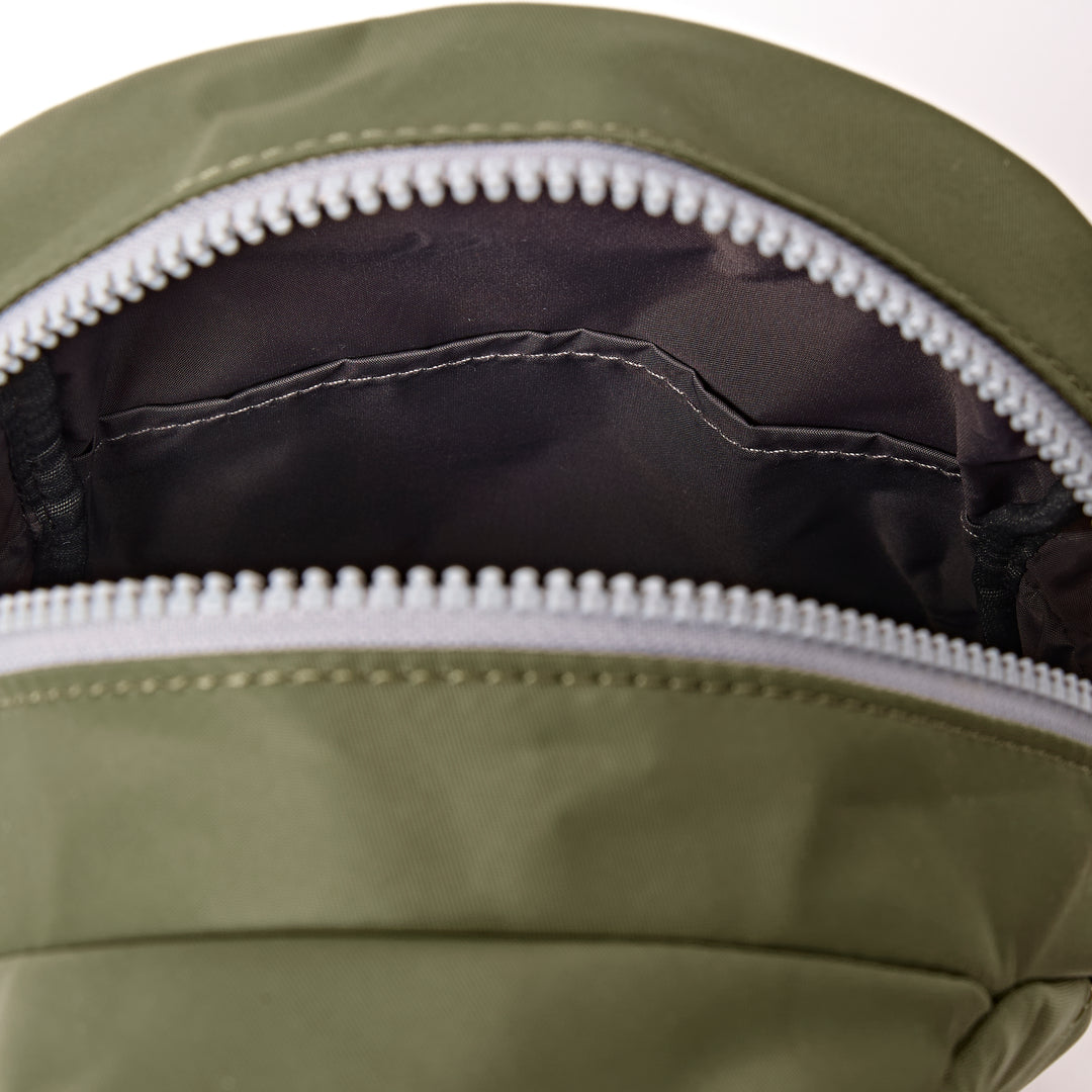 Willesden Sling Bag in Chive