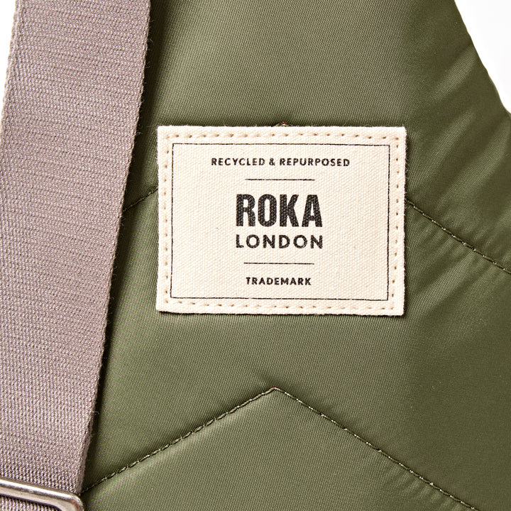 Willesden Sling Bag in Chive