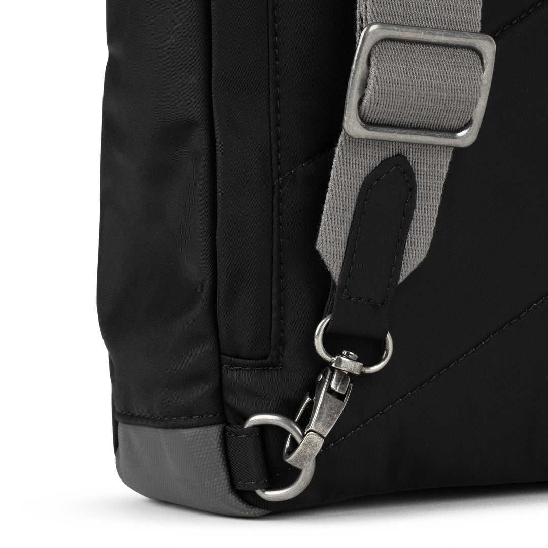 Willesden XL Sling Bag in Black