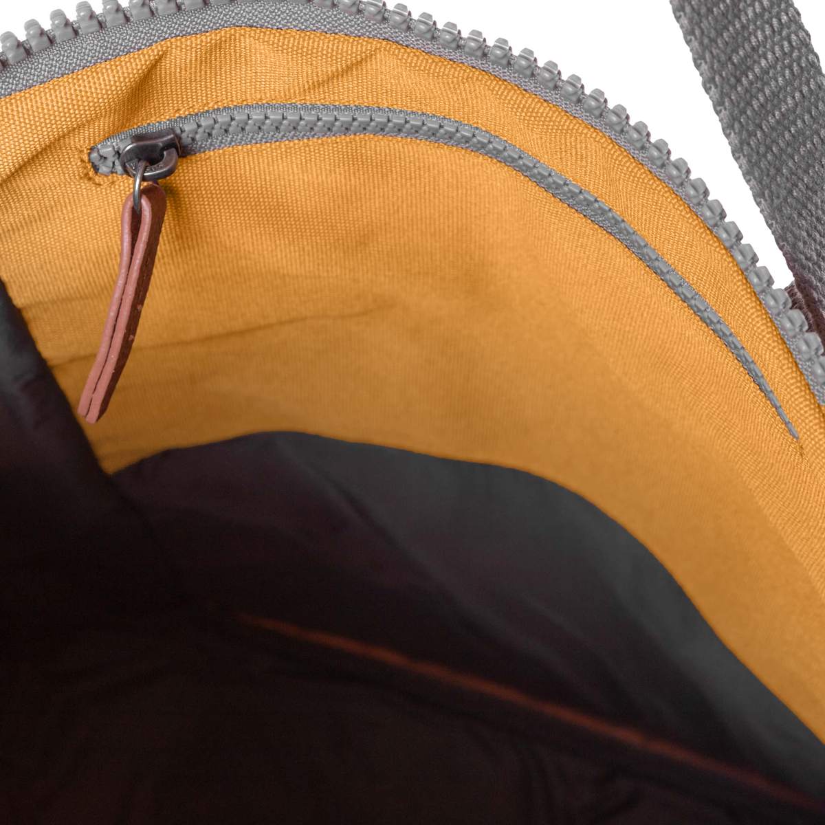 Finchley Backpack in Flax