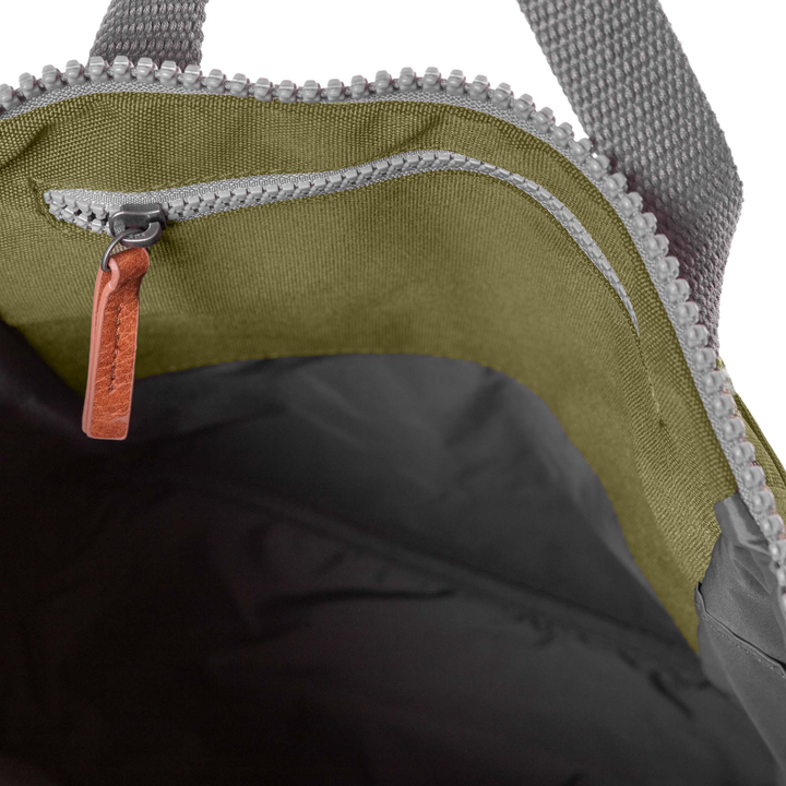 Finchley Backpack in Moss
