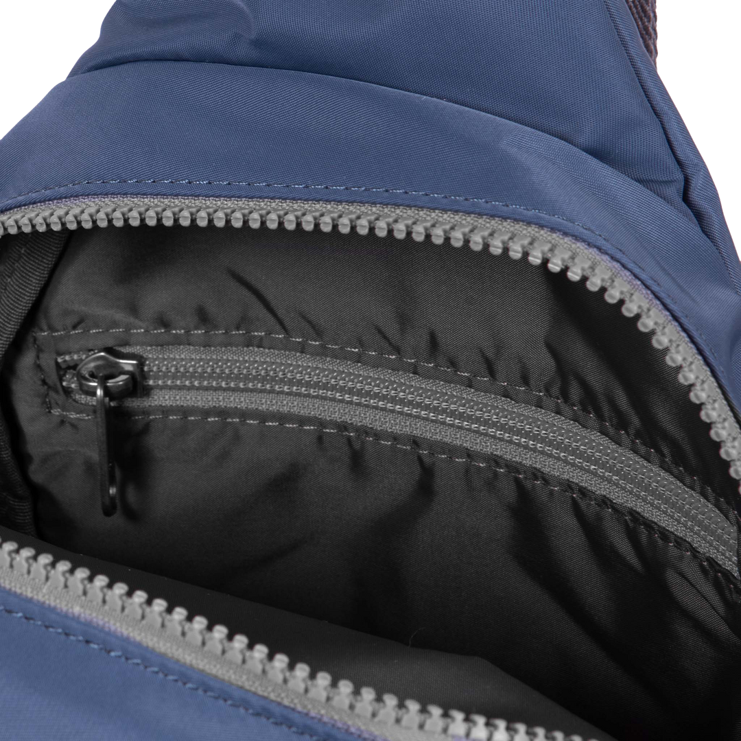 Willesden Sling Bag in Airforce