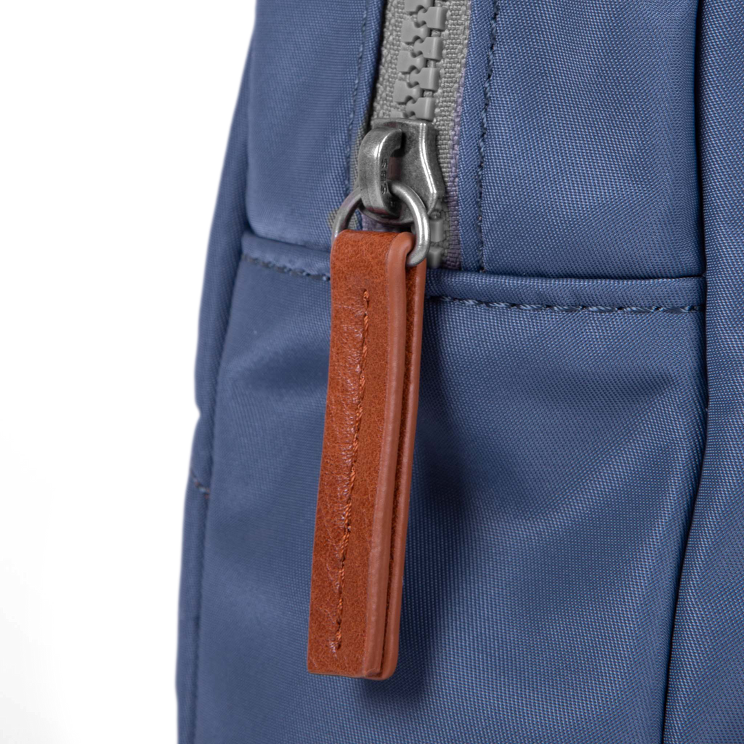 Willesden Sling Bag in Airforce