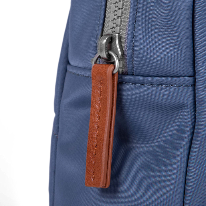 Willesden Sling Bag in Airforce