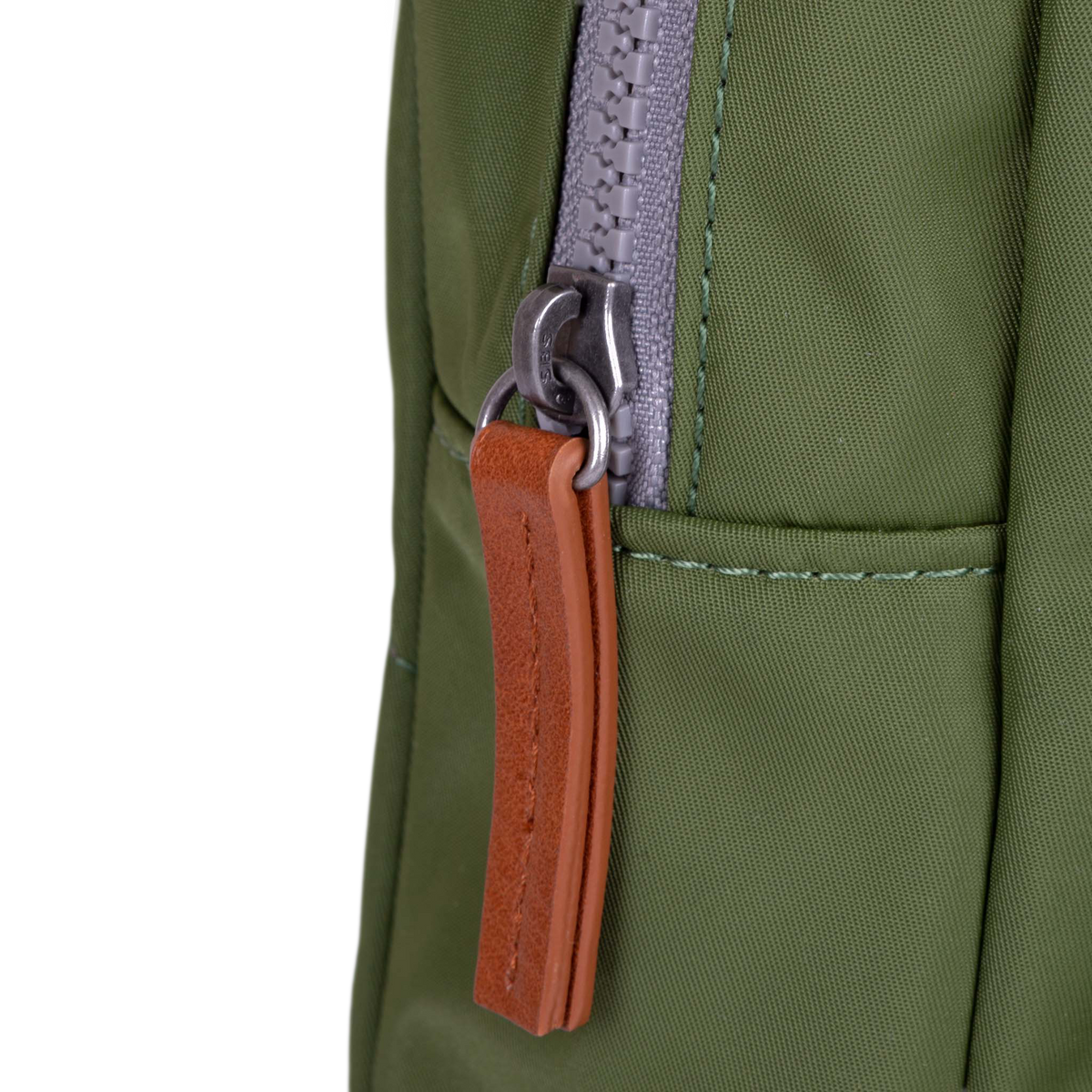 Willesden Sling Bag in Avocado